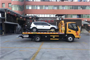 镇雄汽车紧急补胎换胎救援