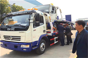 镇雄汽车道路救援拖车价格